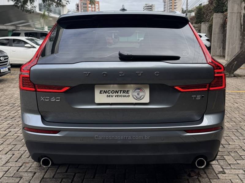 VOLVO - XC60 - 2020/2020 - Cinza - R$ 189.900,00