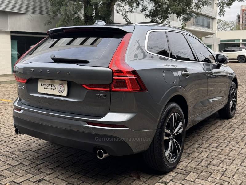 VOLVO - XC60 - 2020/2020 - Cinza - R$ 189.900,00