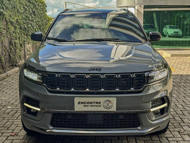 JEEP - COMMANDER - 2024/2025 - Cinza - R$ 243.900,00