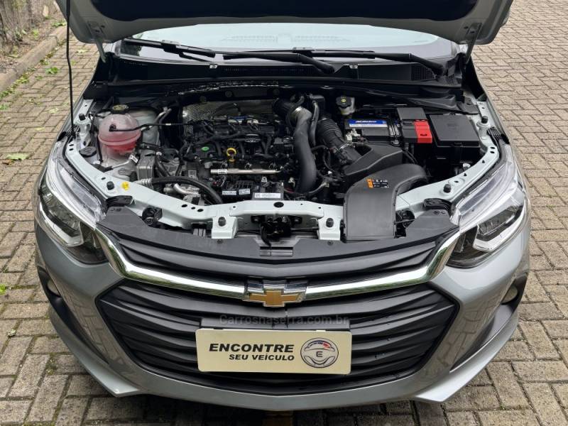 CHEVROLET - ONIX - 2023/2024 - Prata - R$ 85.900,00