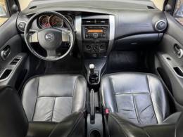 NISSAN - LIVINA - 2010/2011 - Prata - R$ 33.900,00