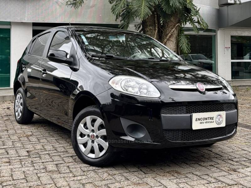 FIAT - PALIO - 2015/2015 - Preta - R$ 39.900,00