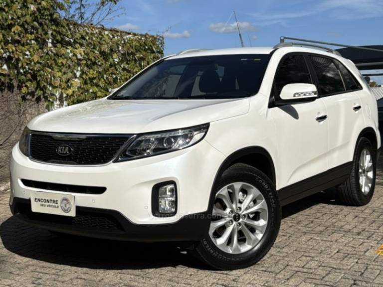 KIA MOTORS - SORENTO - 2014/2015 - Branca - R$ 78.900,00