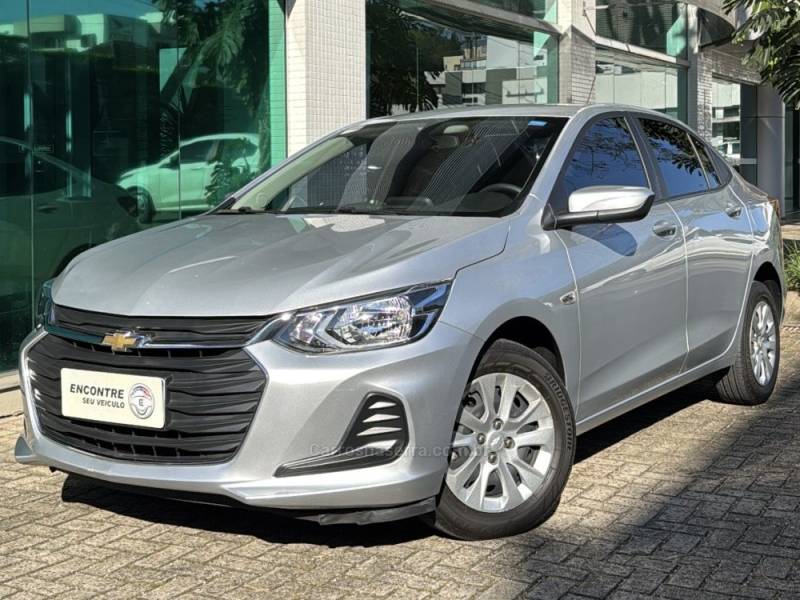 CHEVROLET - ONIX - 2022/2022 - Prata - R$ 76.900,00