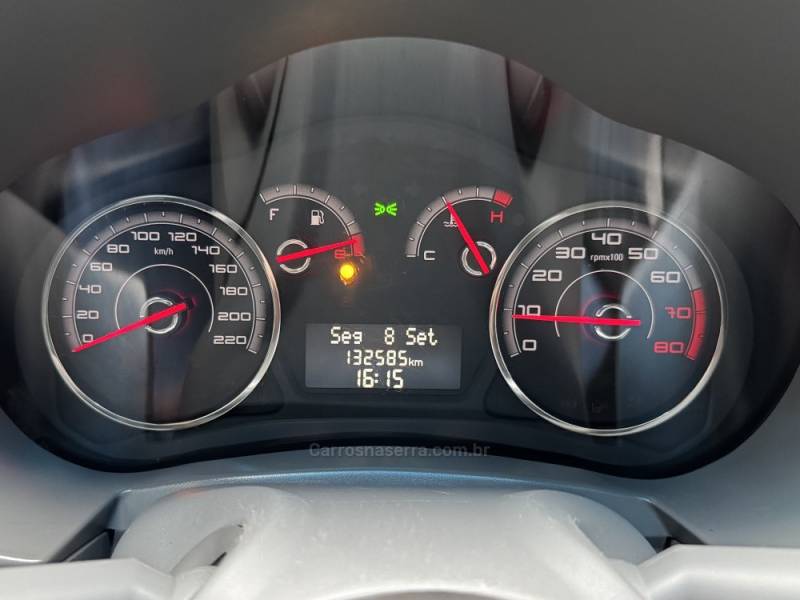 FIAT - PALIO - 2015/2015 - Preta - R$ 39.900,00