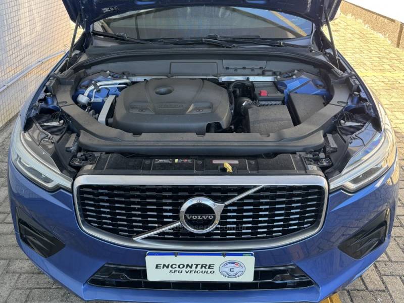 VOLVO - XC60 - 2018/2018 - Azul - R$ 155.900,00