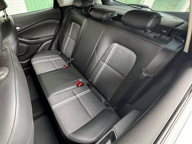 CHEVROLET - TRACKER - 2023/2024 - Branca - R$ 114.900,00