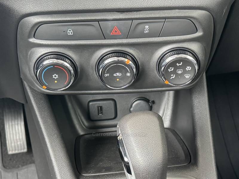 CHEVROLET - TRACKER - 2023/2024 - Branca - R$ 114.900,00