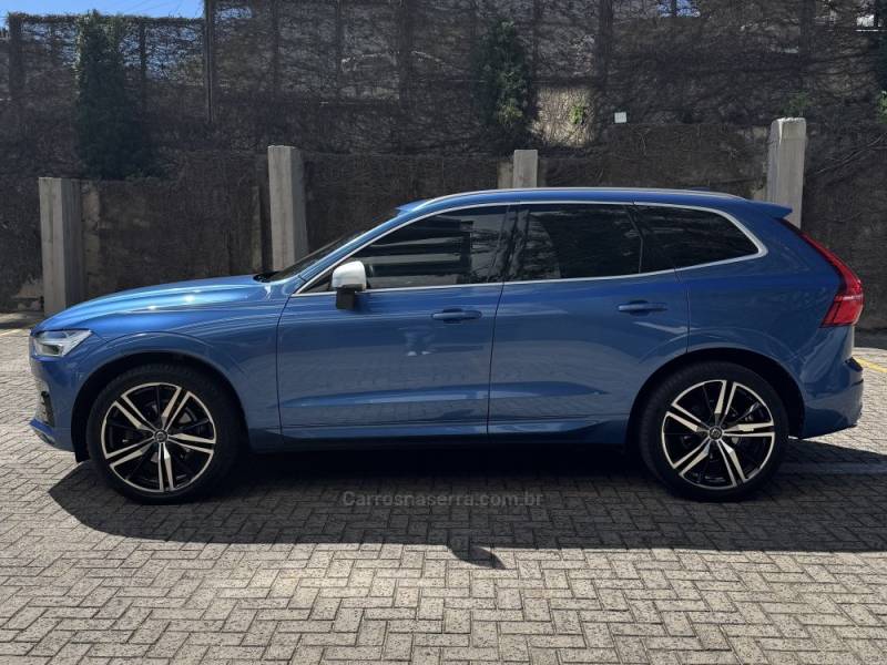 VOLVO - XC60 - 2018/2018 - Azul - R$ 155.900,00