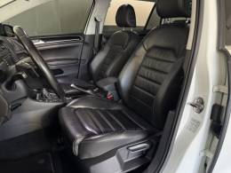 VOLKSWAGEN - GOLF - 2015/2016 - Branca - R$ 91.900,00