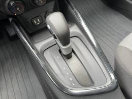 CHEVROLET - ONIX - 2023/2024 - Prata - R$ 85.900,00