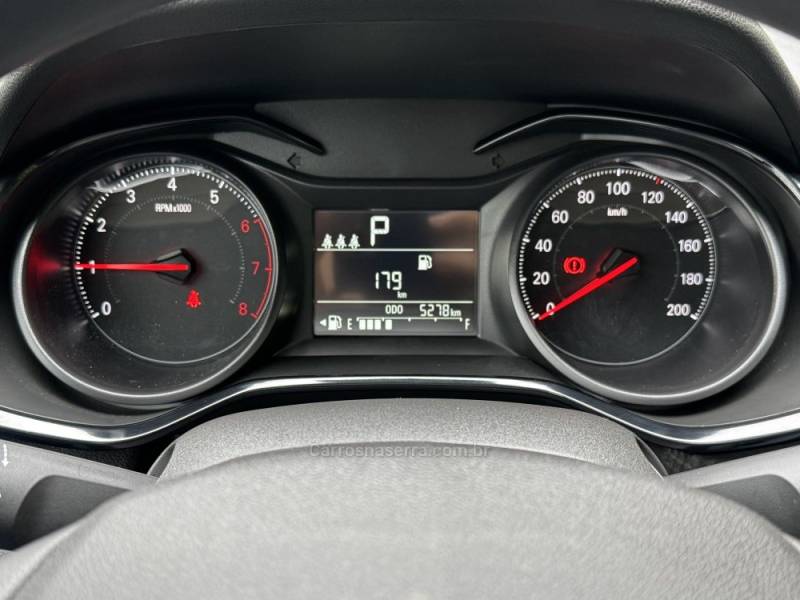 CHEVROLET - ONIX - 2023/2024 - Prata - R$ 85.900,00