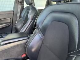 VOLVO - XC60 - 2018/2018 - Azul - R$ 155.900,00