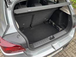 CHEVROLET - ONIX - 2023/2024 - Prata - R$ 85.900,00