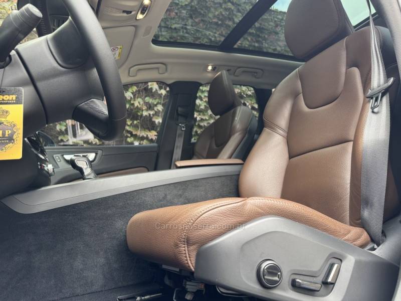 VOLVO - XC60 - 2020/2020 - Cinza - R$ 189.900,00