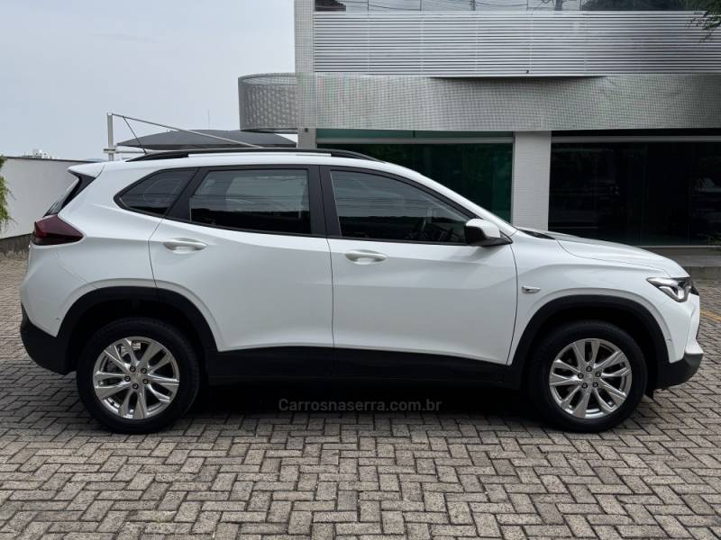 CHEVROLET - TRACKER - 2023/2024 - Branca - R$ 114.900,00