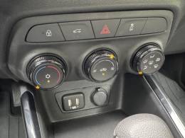 CHEVROLET - ONIX - 2023/2024 - Prata - R$ 85.900,00