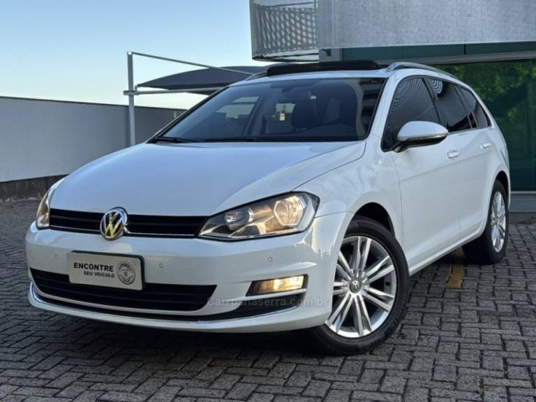 VOLKSWAGEN - GOLF - 2015/2016 - Branca - R$ 91.900,00