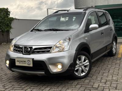 NISSAN - LIVINA - 2010/2011 - Prata - R$ 33.900,00