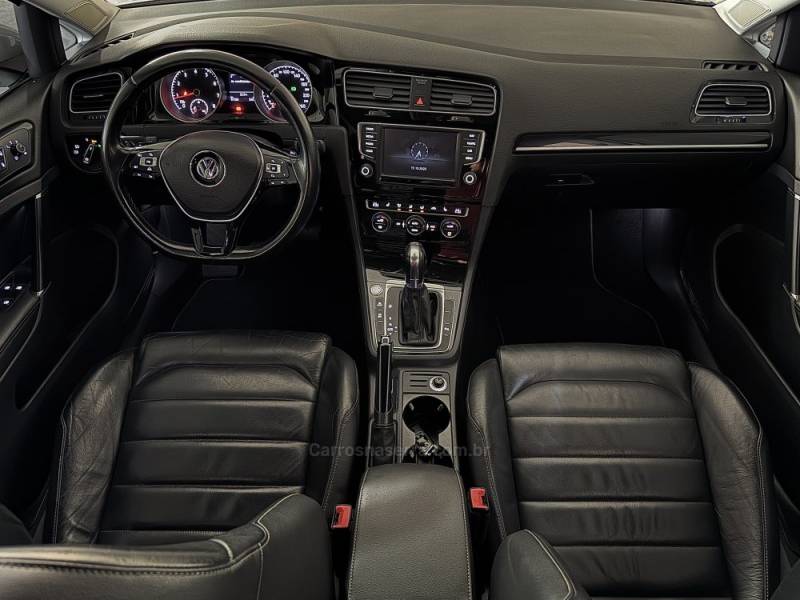 VOLKSWAGEN - GOLF - 2015/2016 - Branca - R$ 91.900,00