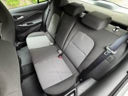 CHEVROLET - ONIX - 2023/2024 - Prata - R$ 85.900,00