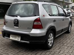 NISSAN - LIVINA - 2010/2011 - Prata - R$ 33.900,00