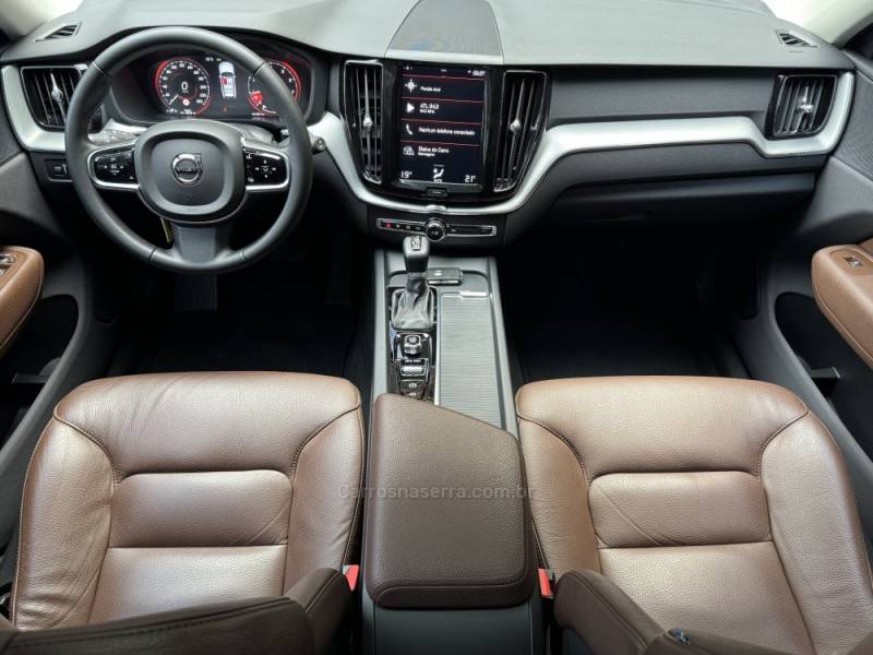 VOLVO - XC60 - 2020/2020 - Cinza - R$ 189.900,00