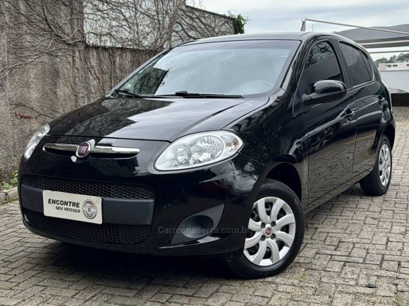 FIAT - PALIO - 2015/2015 - Preta - R$ 39.900,00