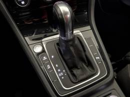 VOLKSWAGEN - GOLF - 2015/2016 - Branca - R$ 91.900,00