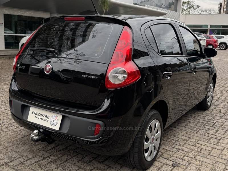 FIAT - PALIO - 2015/2015 - Preta - R$ 39.900,00