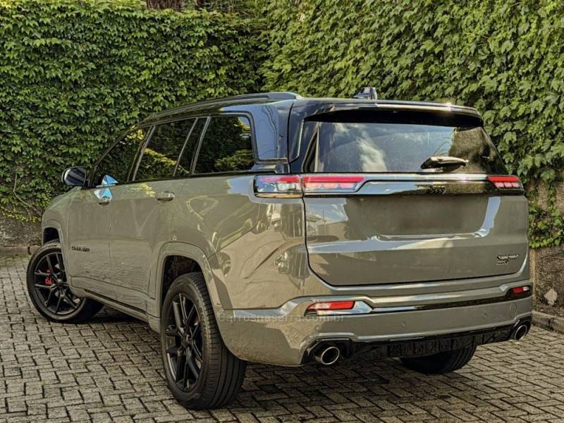 JEEP - COMMANDER - 2024/2025 - Cinza - R$ 243.900,00