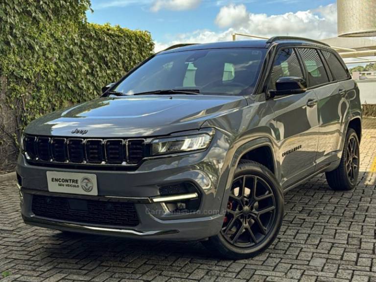 JEEP - COMMANDER - 2024/2025 - Cinza - R$ 243.900,00